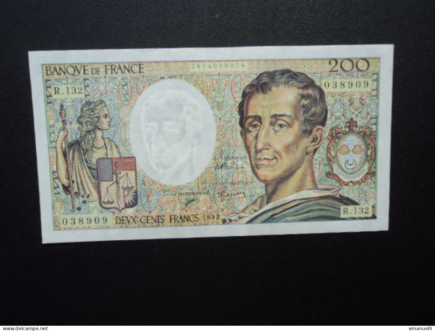 FRANCE : 200 FRANCS   1992    FAY 70 / P 155e     Presque SUP * - 200 F 1981-1994 ''Montesquieu''