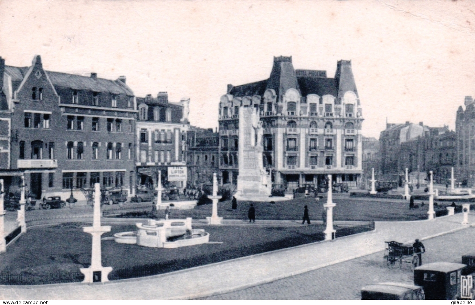 62 Pas De Calais - ARRAS - Place Marechal Foch Et Les Hotels - Arras