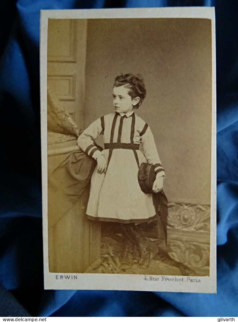 Photo Cdv Erwin, Paris - Petite Fille, Madeleine Martelet Second Empire En 1867  L679 - Alte (vor 1900)