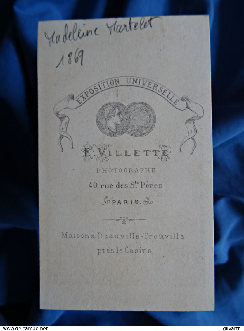 Photo Cdv E. Villette, Paris - Madeleine Martelet Et Sa Poupée, Second Empire En 1869 L679 - Anciennes (Av. 1900)