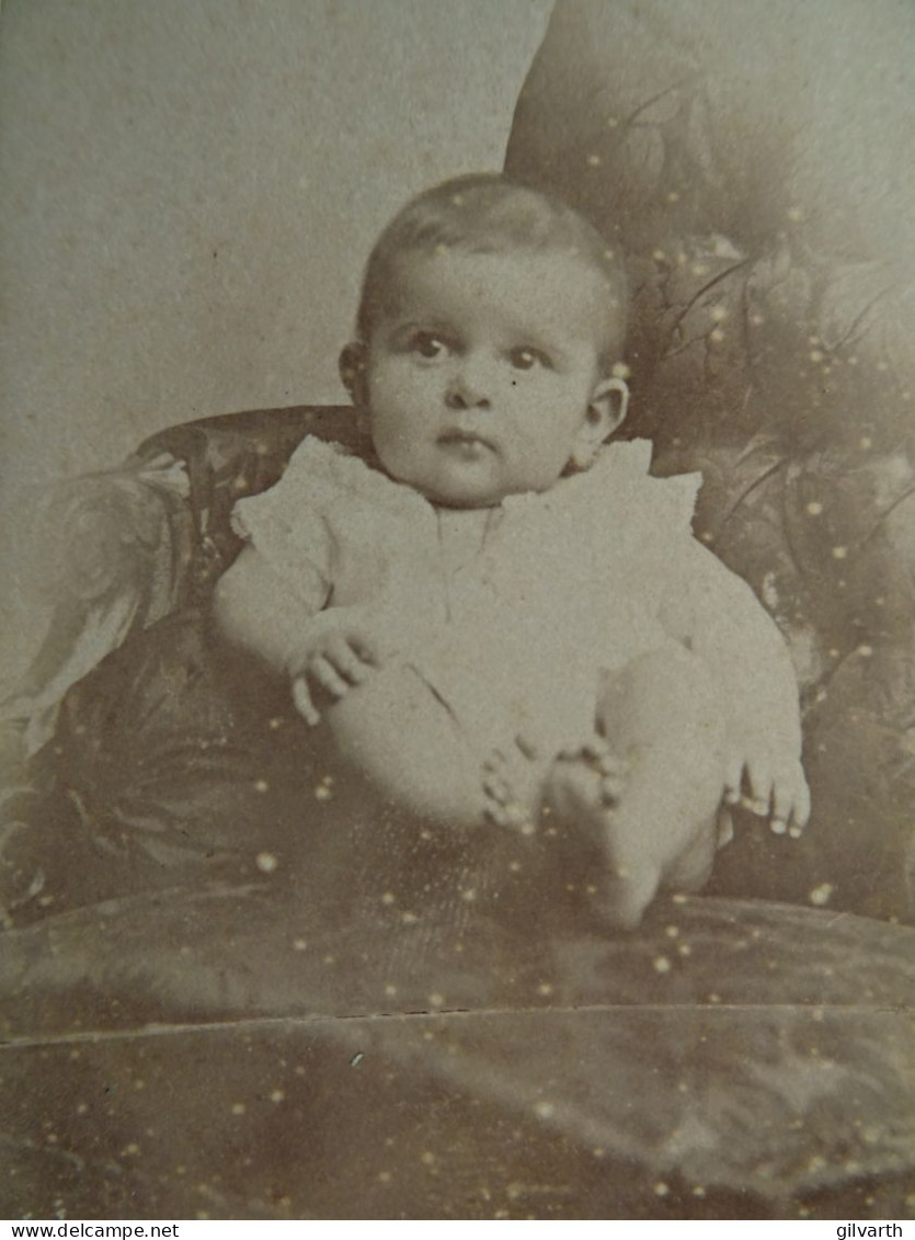 Photo Cdv Lund Hansen, Copenhague - Béatrice Lacombe De La Tour à 4 Mois 1/2 En Octore 1894 L679 - Alte (vor 1900)