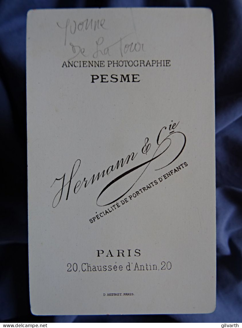 Photo Cdv Vve Hermann, Paris -  Yvonne Lacombe De La Tour, Vers 1895 L679 - Antiche (ante 1900)