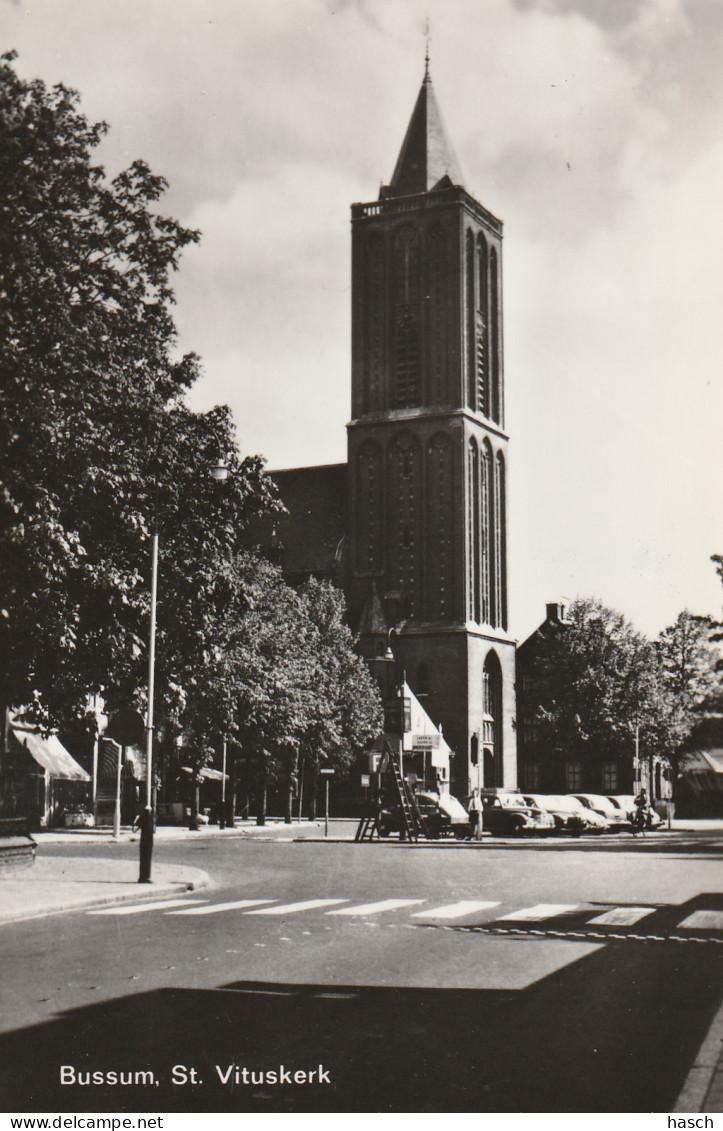 4933 35 Bussum, St. Vituskerk.   - Bussum