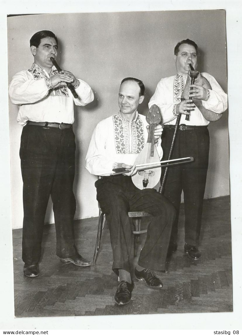 Men With Folk Costume,musical Instruments, Bagpipe Fr7-39 - Anonieme Personen