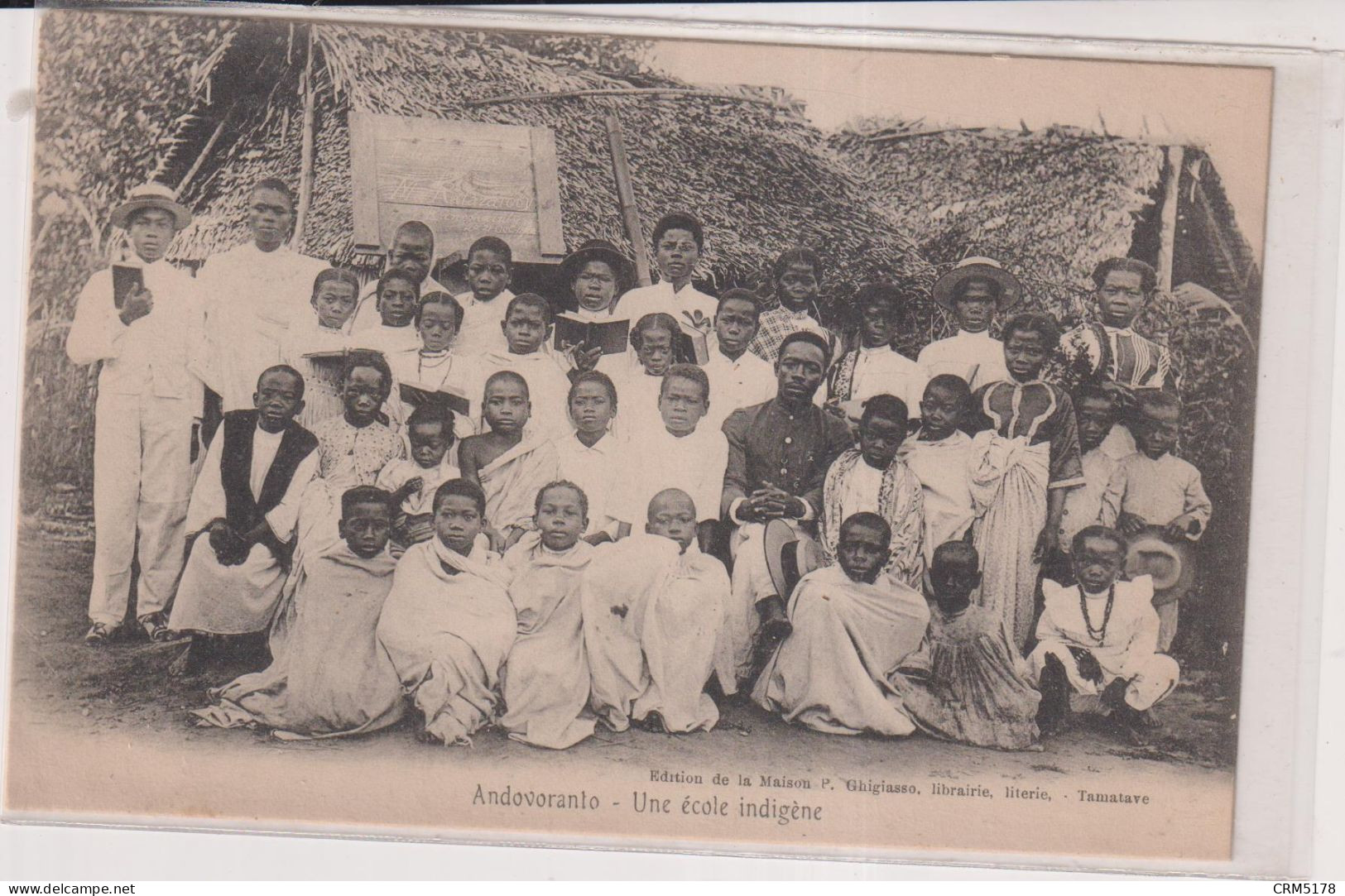 CPA-ANDOVORANTO-UNE ECOLE INDIGENE-FILLES-GARCONS - Madagascar