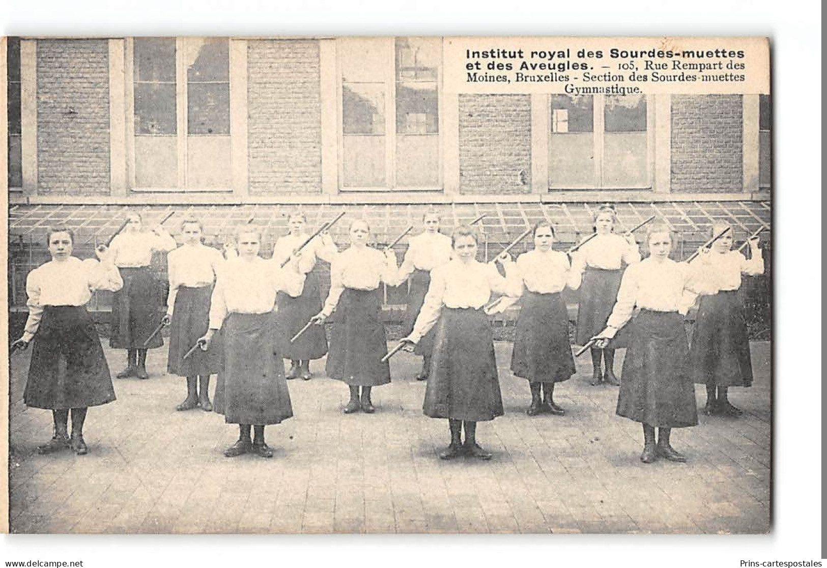 CPA Belgique Bruxelles Institut Royal Des Sourdes Et Muettes Et Des Aveugles La Gymnastique - Bildung, Schulen & Universitäten