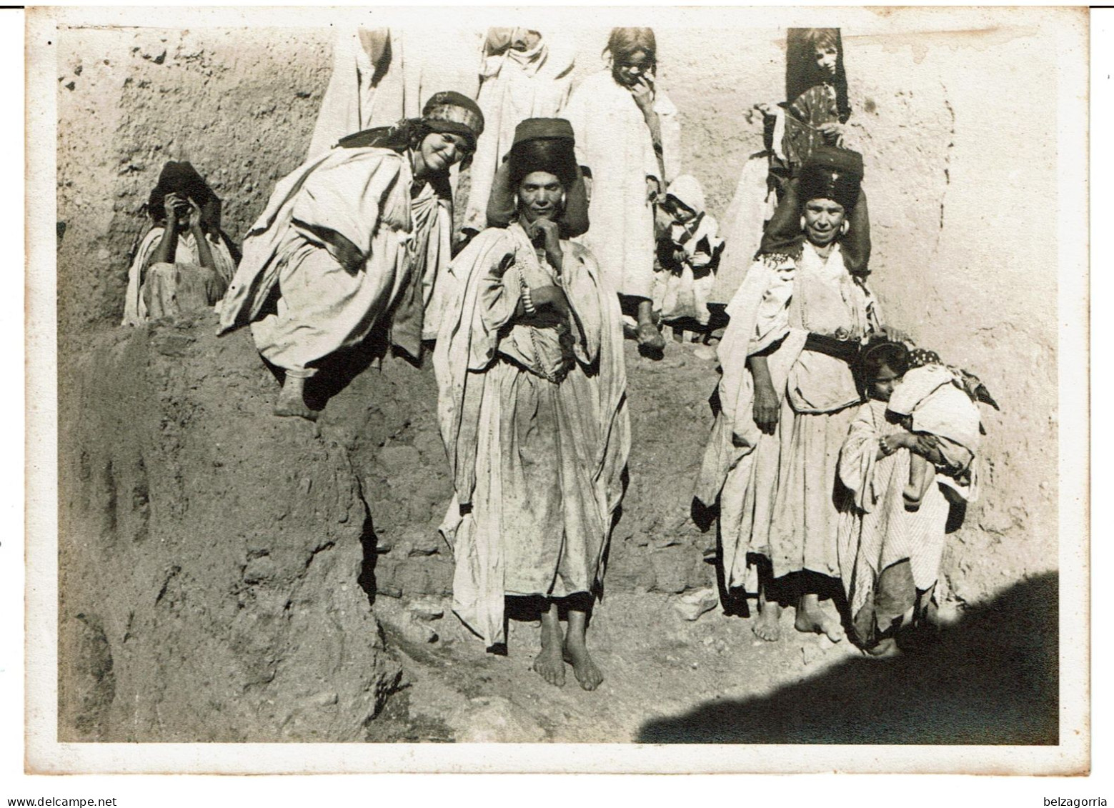 MAROC - EL KELAAT-M'GOUNA, TINGHIR ??  - PHOTOGRAPHIE  Femmes Berbère 1910-20  - Lieu Exact à Identifié Cliché TRES RARE - Plaatsen