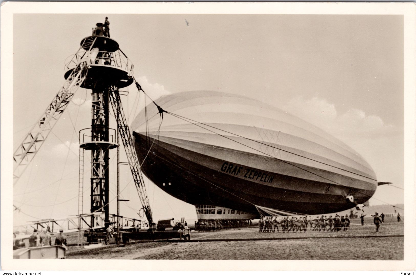 Graf Zeppelin LZ127 Wird An Den Ankermast Gebracht (Gelaufen 1937) - Dirigeables