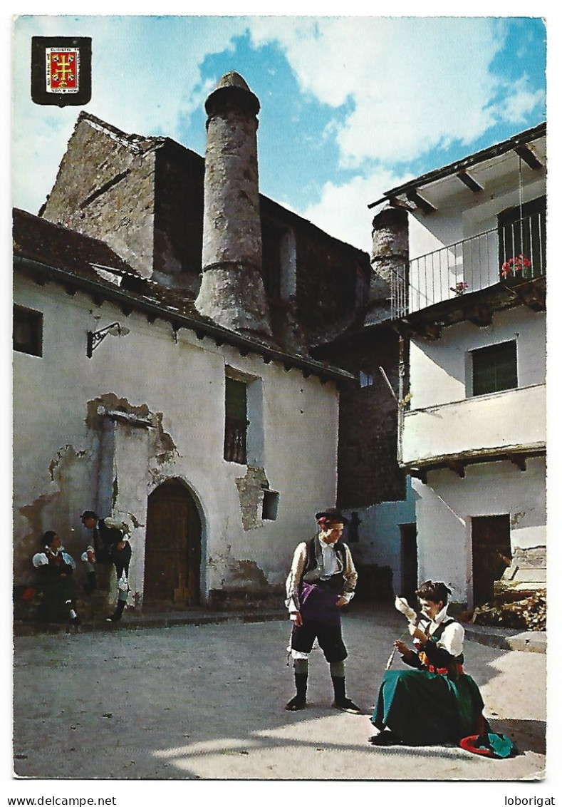 JACETANIA TIPICA.- PAREJAS DE CHESOS EN UN RINCON TIPICO / COUPLES OF ANSOTANOS IN TYPICAL DRESS.- HUESCA.- ( ESPAÑA). - Europe