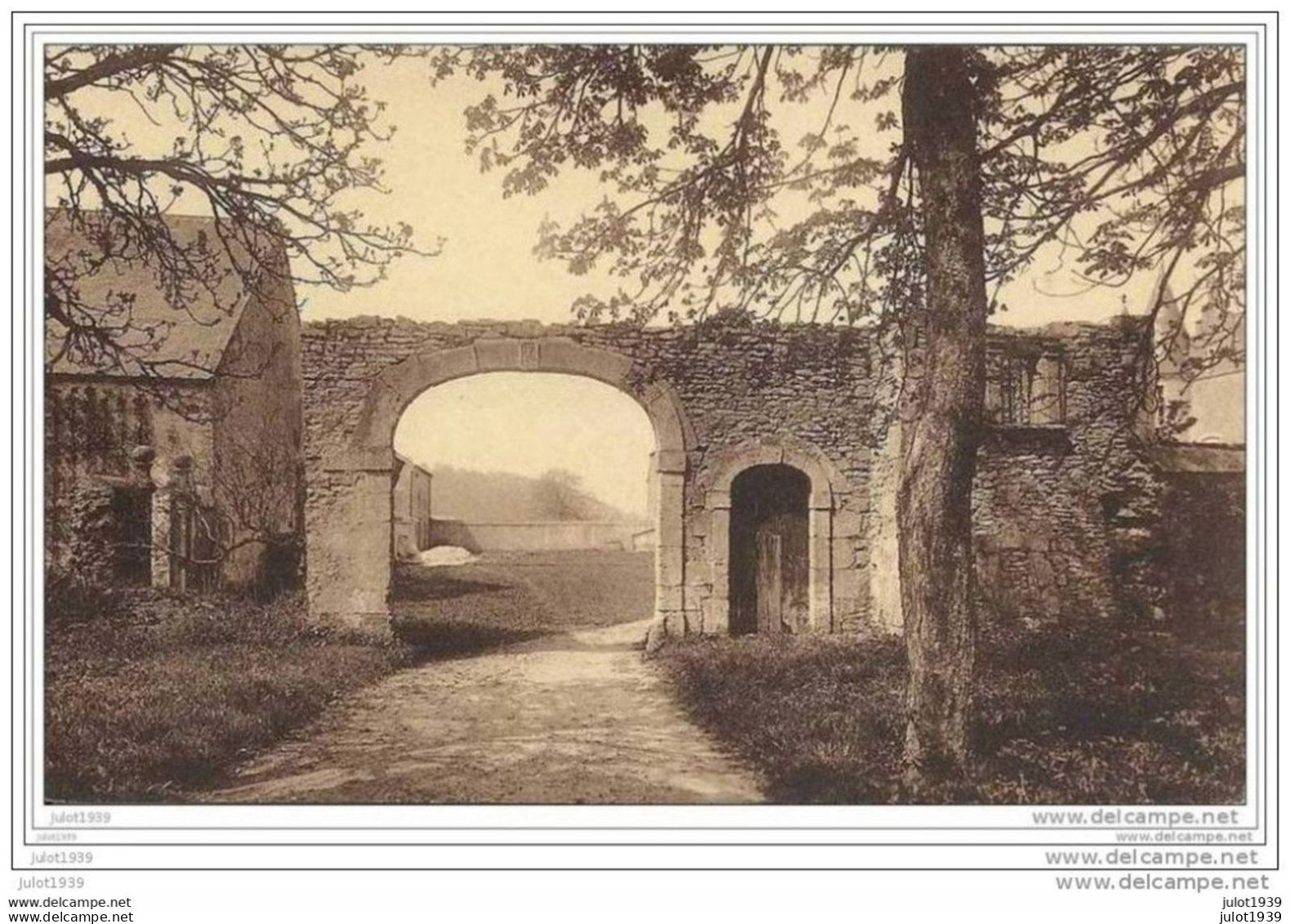 Julot1939 ....  JAMOIGNE ..--  Les Ruines . Maison Du Sacré - Coeur . - Chiny