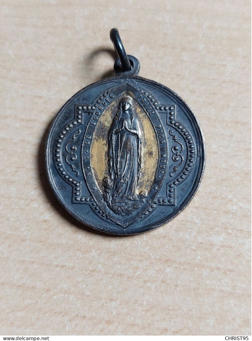 RARE ET ANCIENNE MEDAILLE DE ST ANTOINE DE PADOUE - Religion & Esotericism