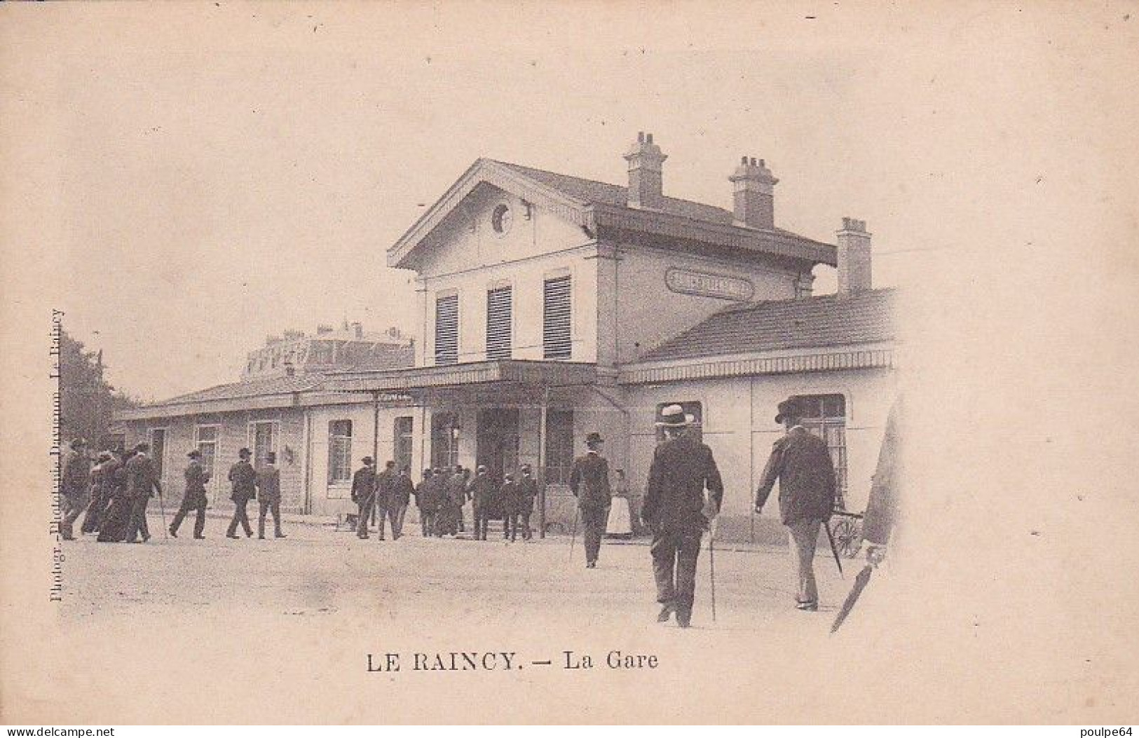 La Gare : Vue Extérieure - Le Raincy