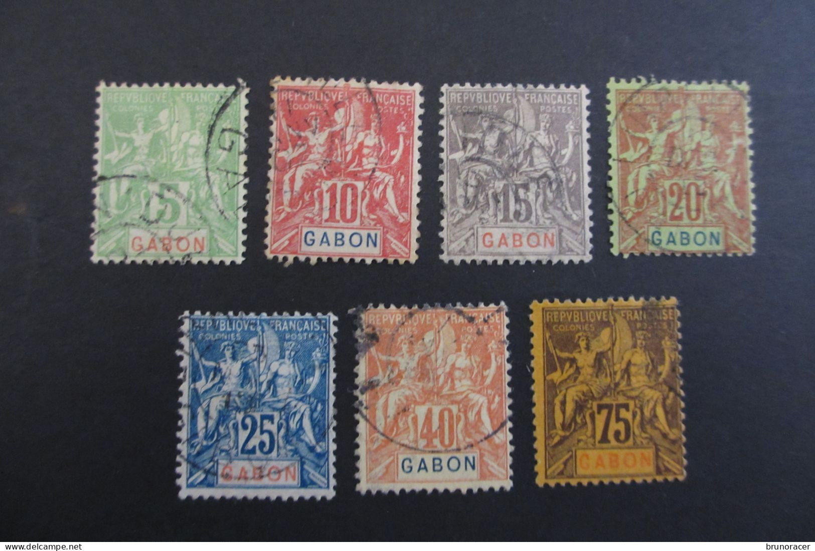 GABON LOT TYPE GROUPE Oblit. TB COTE 110 EUROS VOIR SCANS - Gebraucht