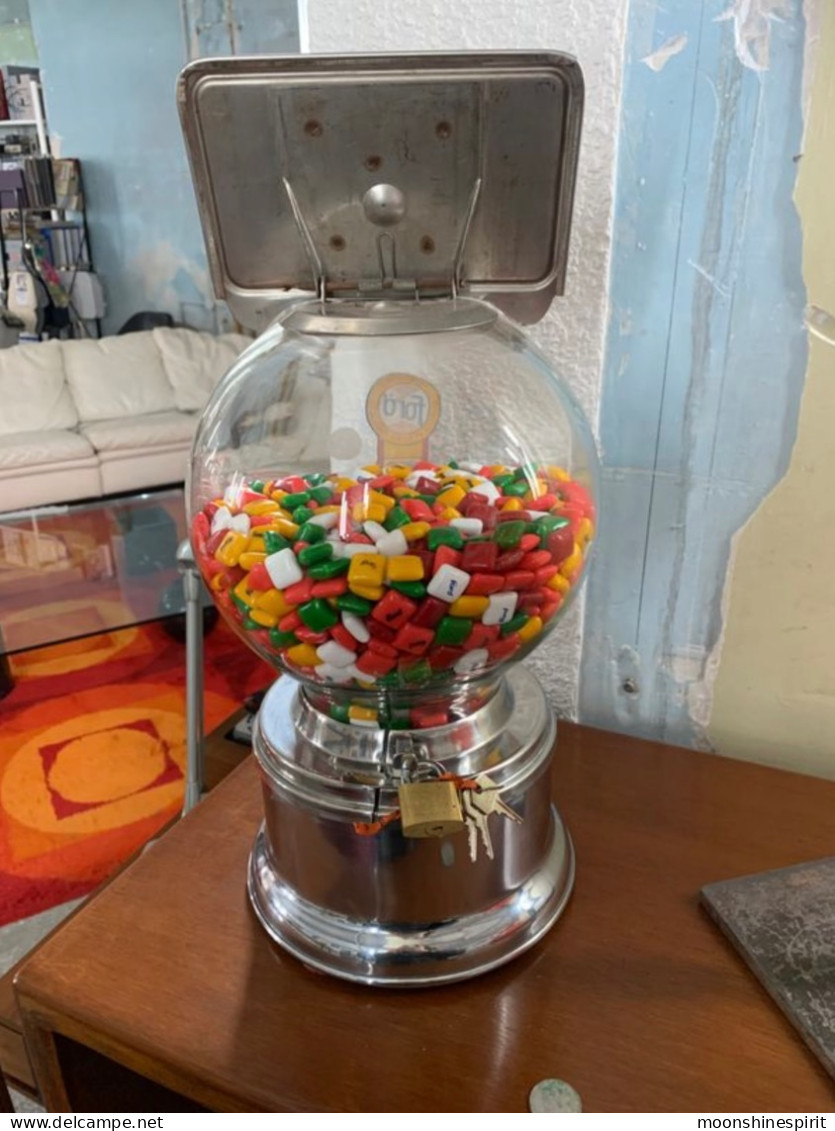 Gumball Ford Candy Dispenser / Gumball Distributeur Bonbon Ford - Zucker