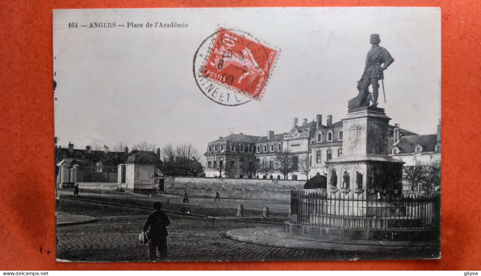 CPA (49) Angers . Place De L'Académie.  Animation.   (7A.n°028) - Angers