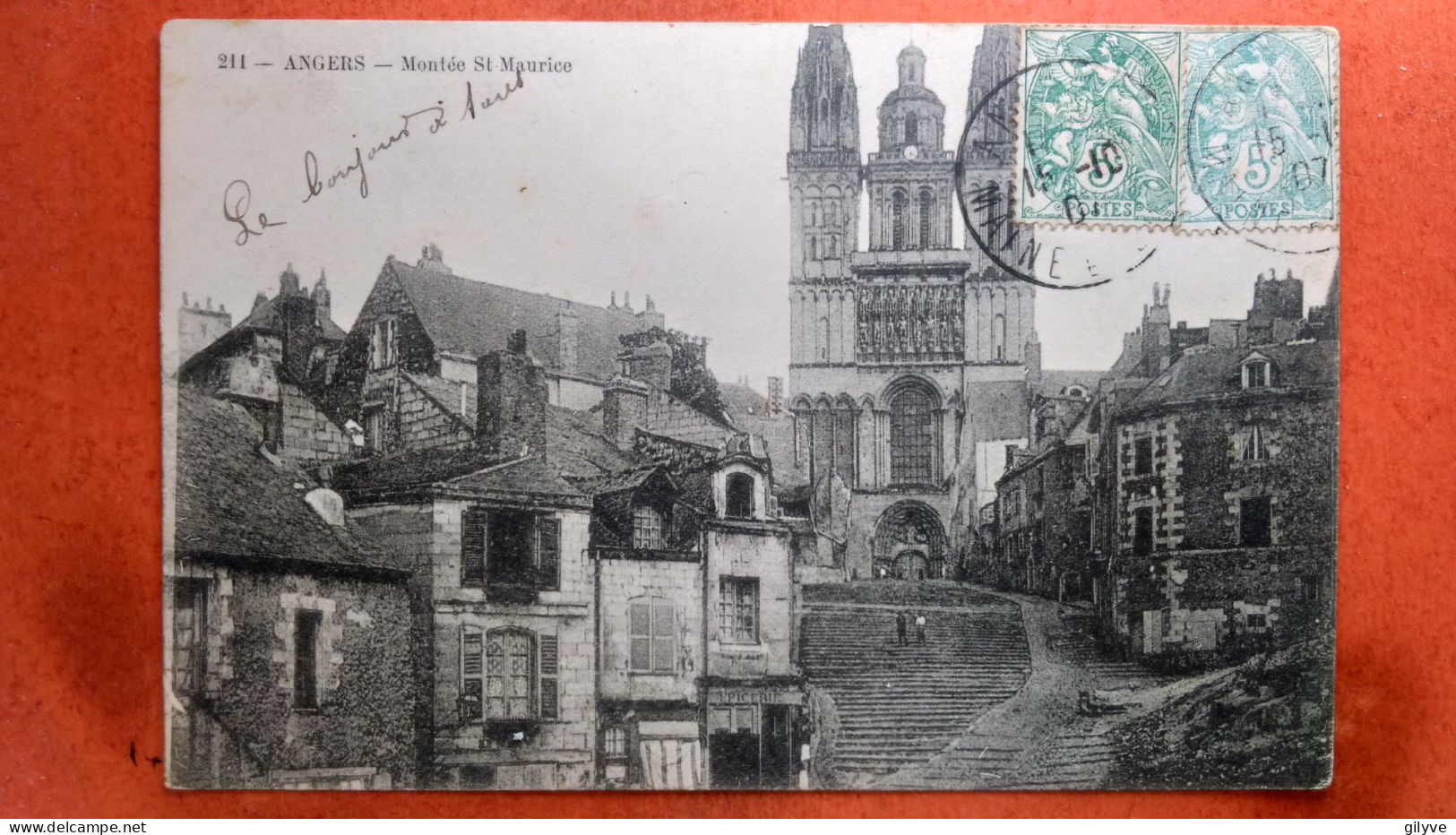 CPA (49) Angers . Montée St Maurice.  Animation.   (7A.n°030) - Angers