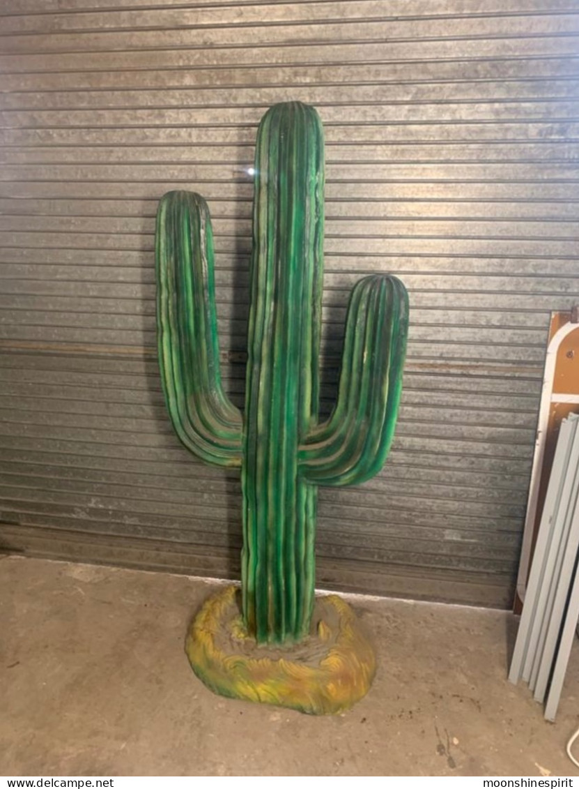 Cactus Decoration Western Statue / Cactus Décoration Statue Western - Other & Unclassified