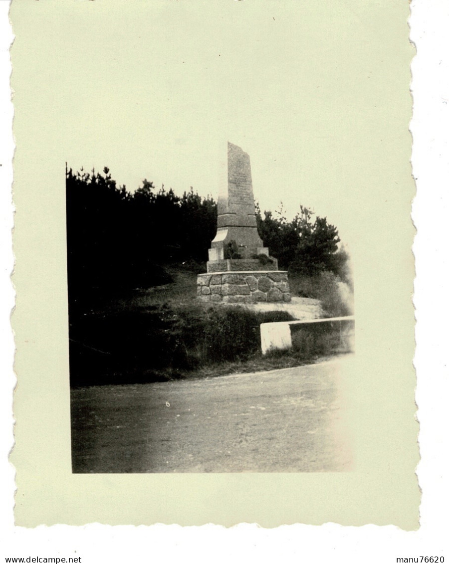 Ref 1 - Photo : Monument Chasseurs Du 107ème R. , Col Du Linge à Hohrodberg , Alsace  - France . - Europa