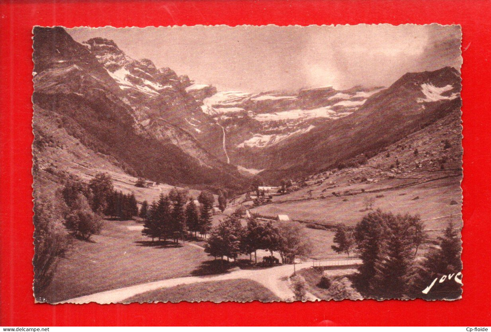 65 - GAVARNIE . " VUE PANORAMIQUE DE LA VALLÉE ET DU CIRQUE " . ÉDITIONS JOVÉ - Réf. N°38984 - - Gavarnie