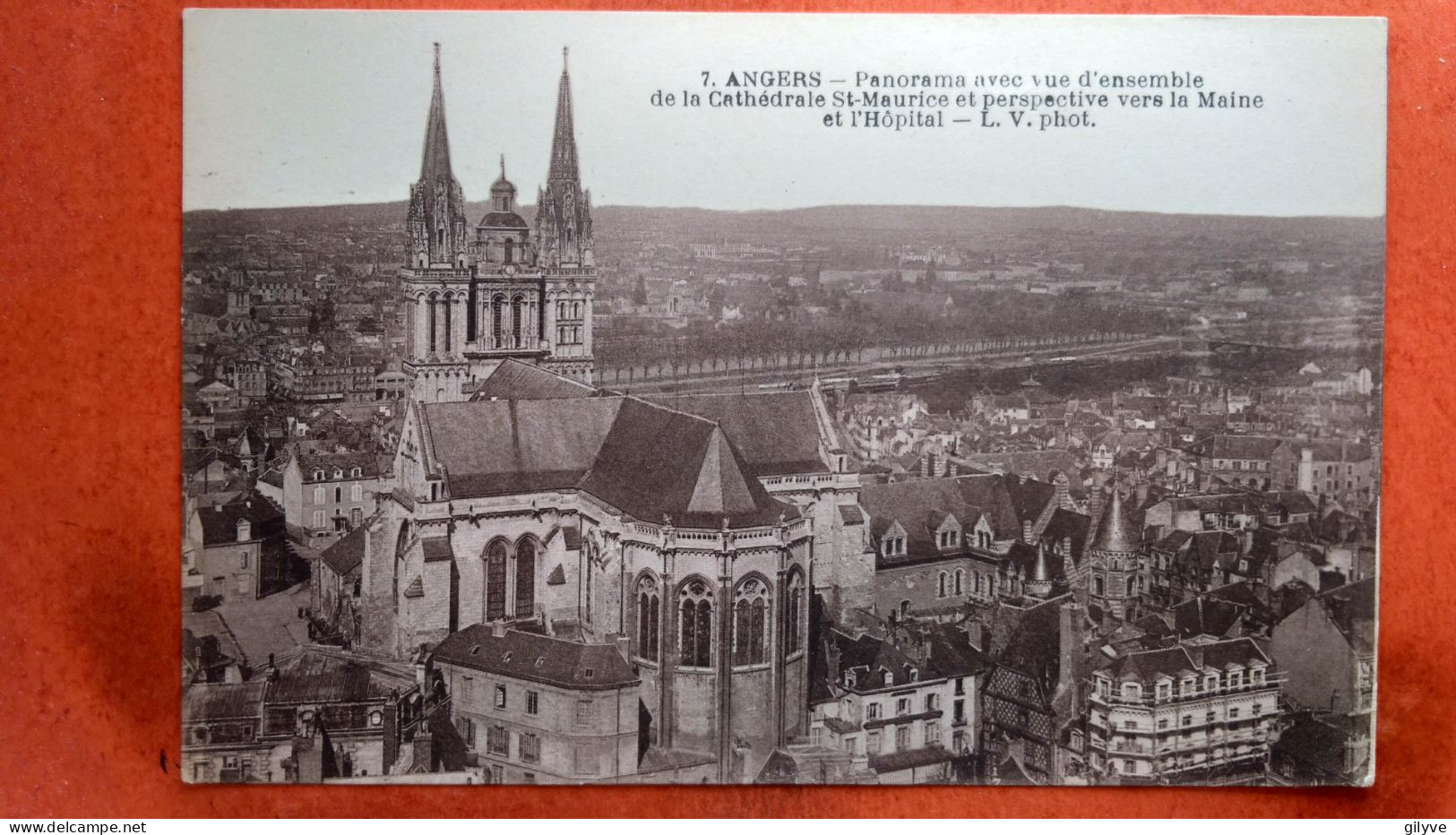 CPA (49) Angers. Panorama .   (7A.n°064) - Angers