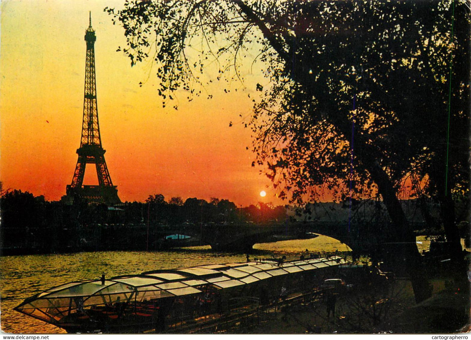 Navigation Sailing Vessels & Boats Themed Postcard Paris Seine Eiffel Soleil - Sailing Vessels