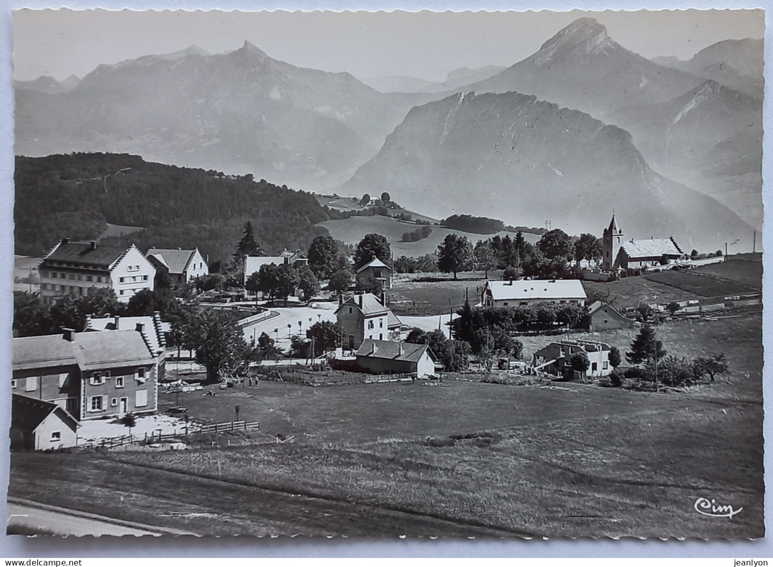 SAINT NIZIER DU MOUCHEROTTE (38 Isère) - Vue Du Village Et Massif De La Chartreuse - Autres & Non Classés