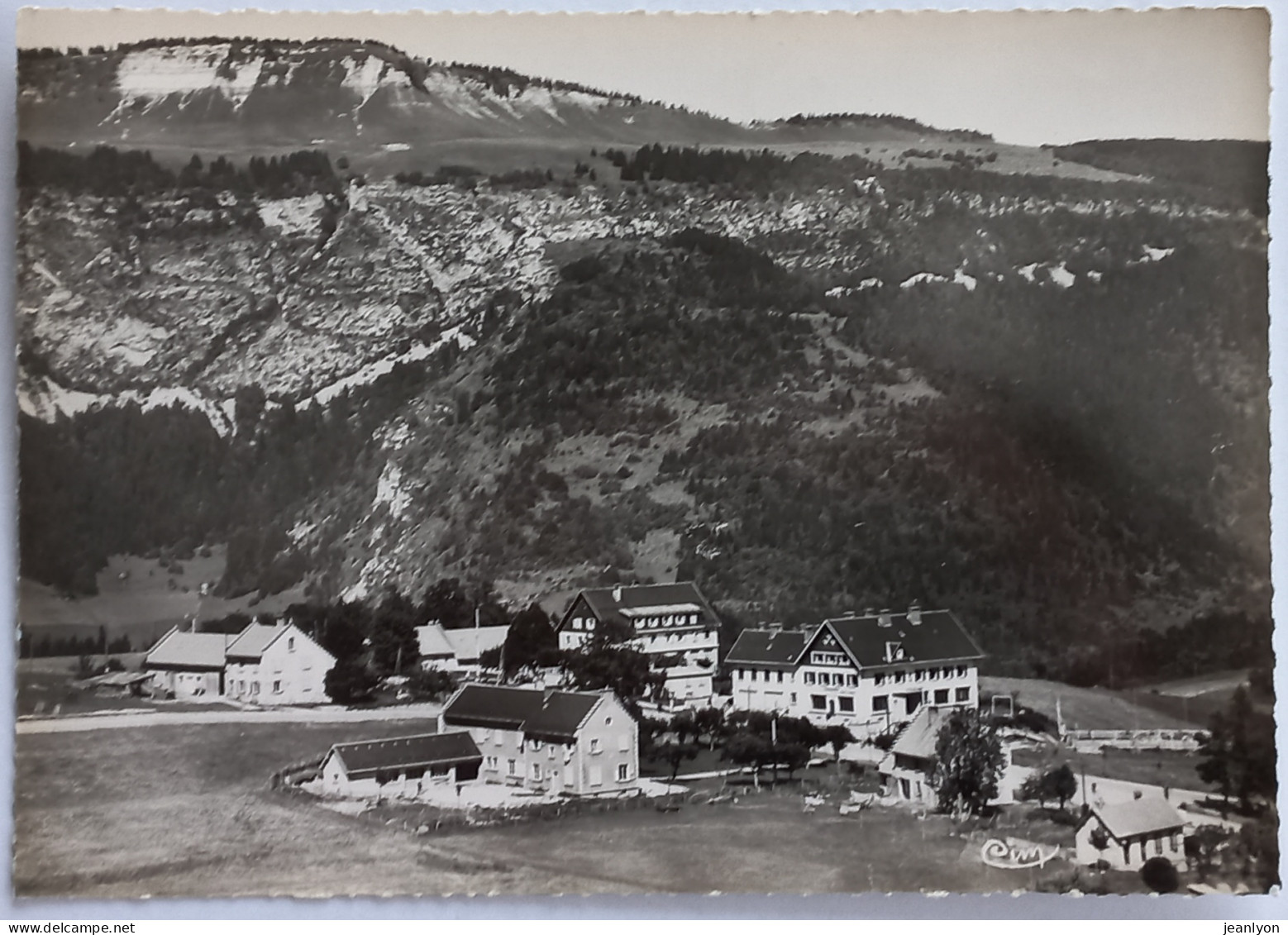 SAINT NIZIER DU MOUCHEROTTE (38 Isère) - Vue Du Village Et La Robertière - Autres & Non Classés