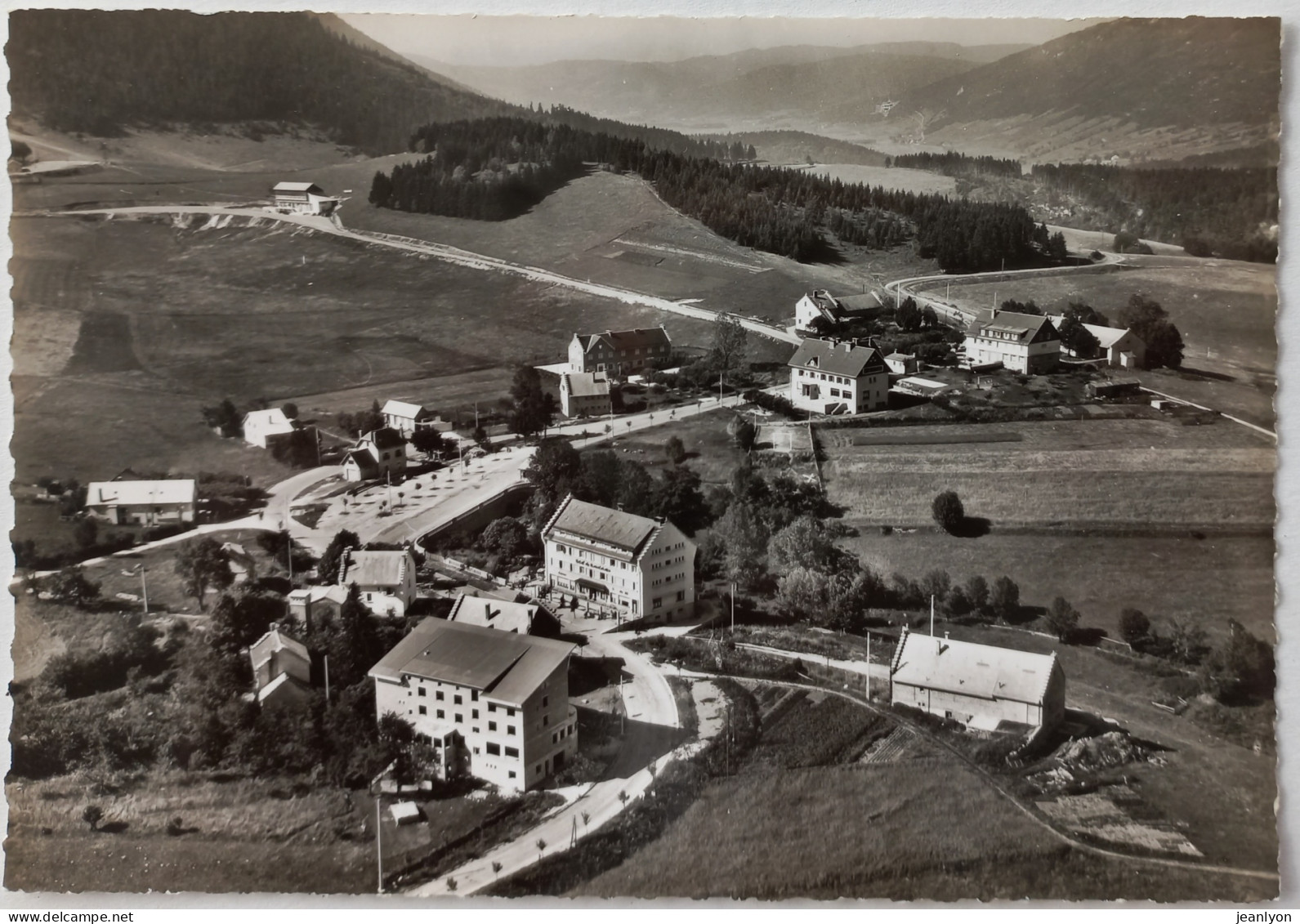 SAINT NIZIER DU MOUCHEROTTE (38 Isère) - Vue Aérienne Du Village - Autres & Non Classés