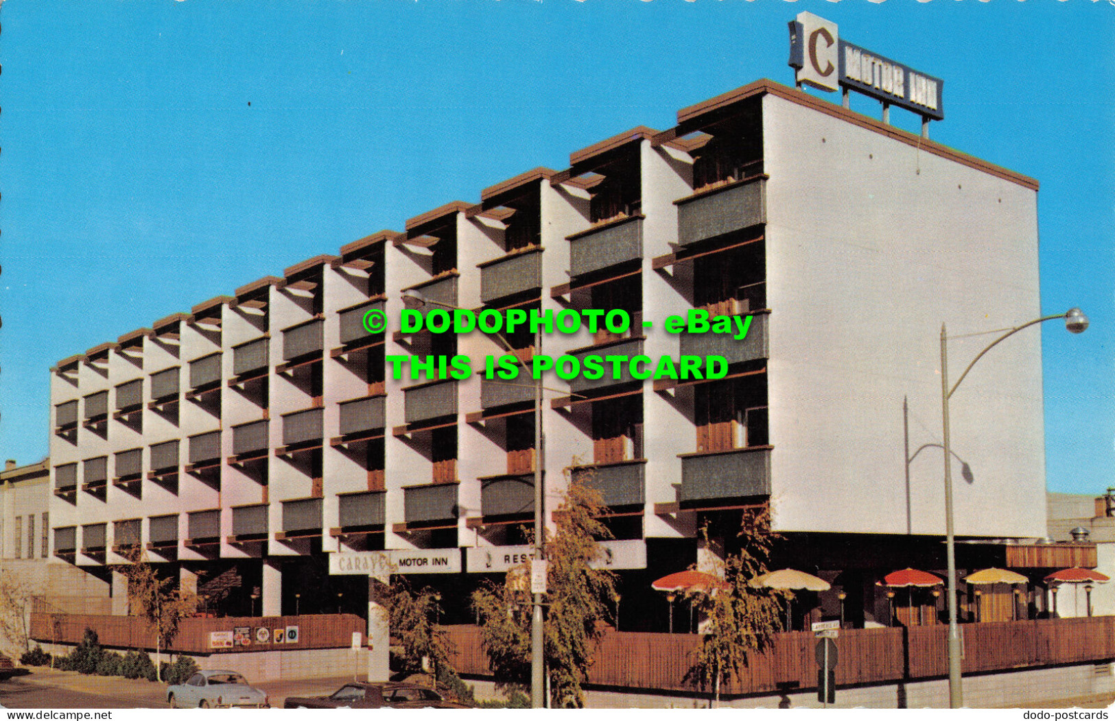 R529331 Caravel. Motor Inn. 1585 Abbott Street. Kelowna. B. C. Canada. On Lake I - Wereld