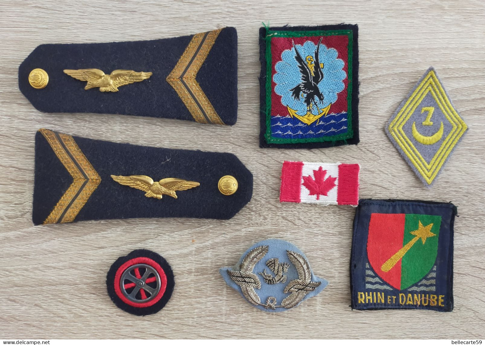 Lot écusson Et épaulettes Militaria - Otros & Sin Clasificación