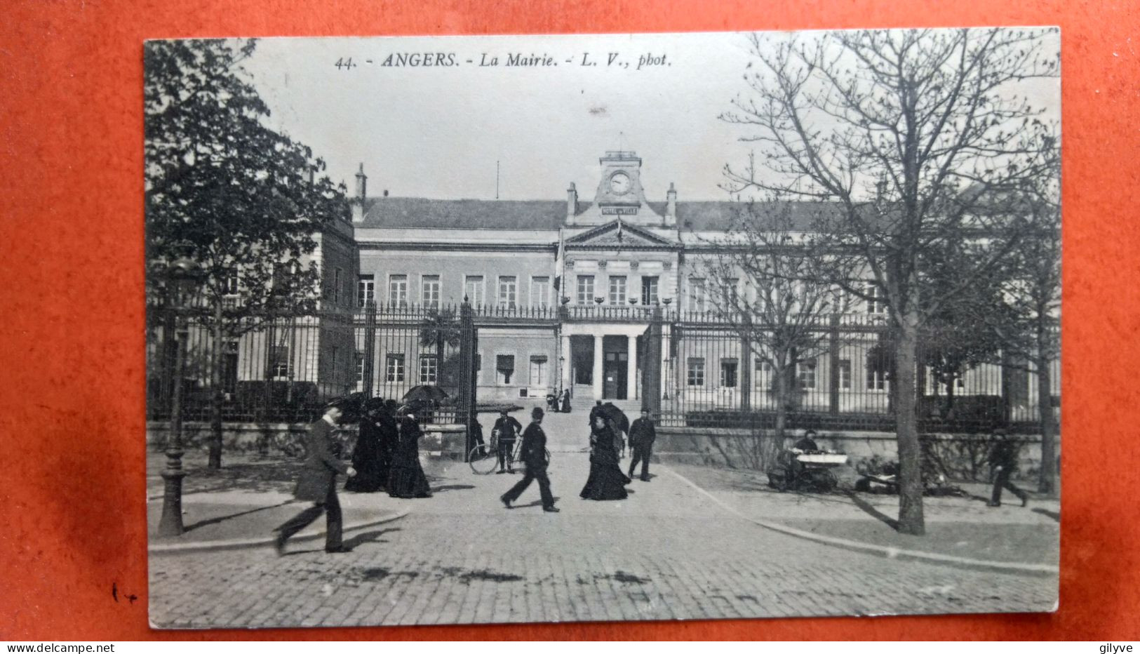 CPA (49) Angers. La Mairie. Animation. (7A.n°099) - Angers