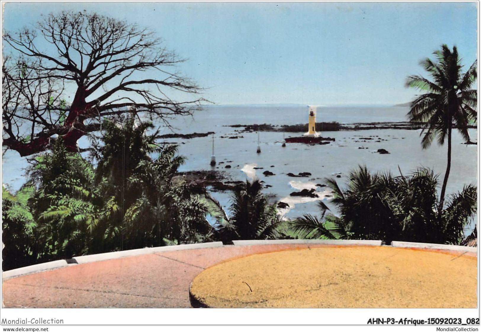 AHNP3-0311 - AFRIQUE - GUINEE - CONAKRY - Vue Sur Le Phare - Guinée