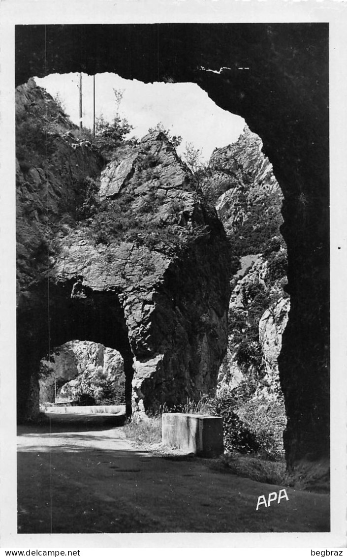 DEFILE DE PIERRE LYS    TUNNEL - Sonstige & Ohne Zuordnung