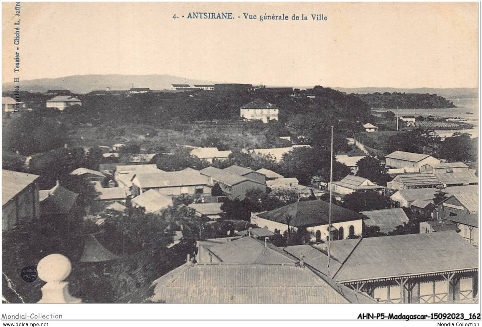 AHNP5-0585 - AFRIQUE - MADAGASCAR - ANTSIRANE - Vue Générale De La Ville - Madagaskar