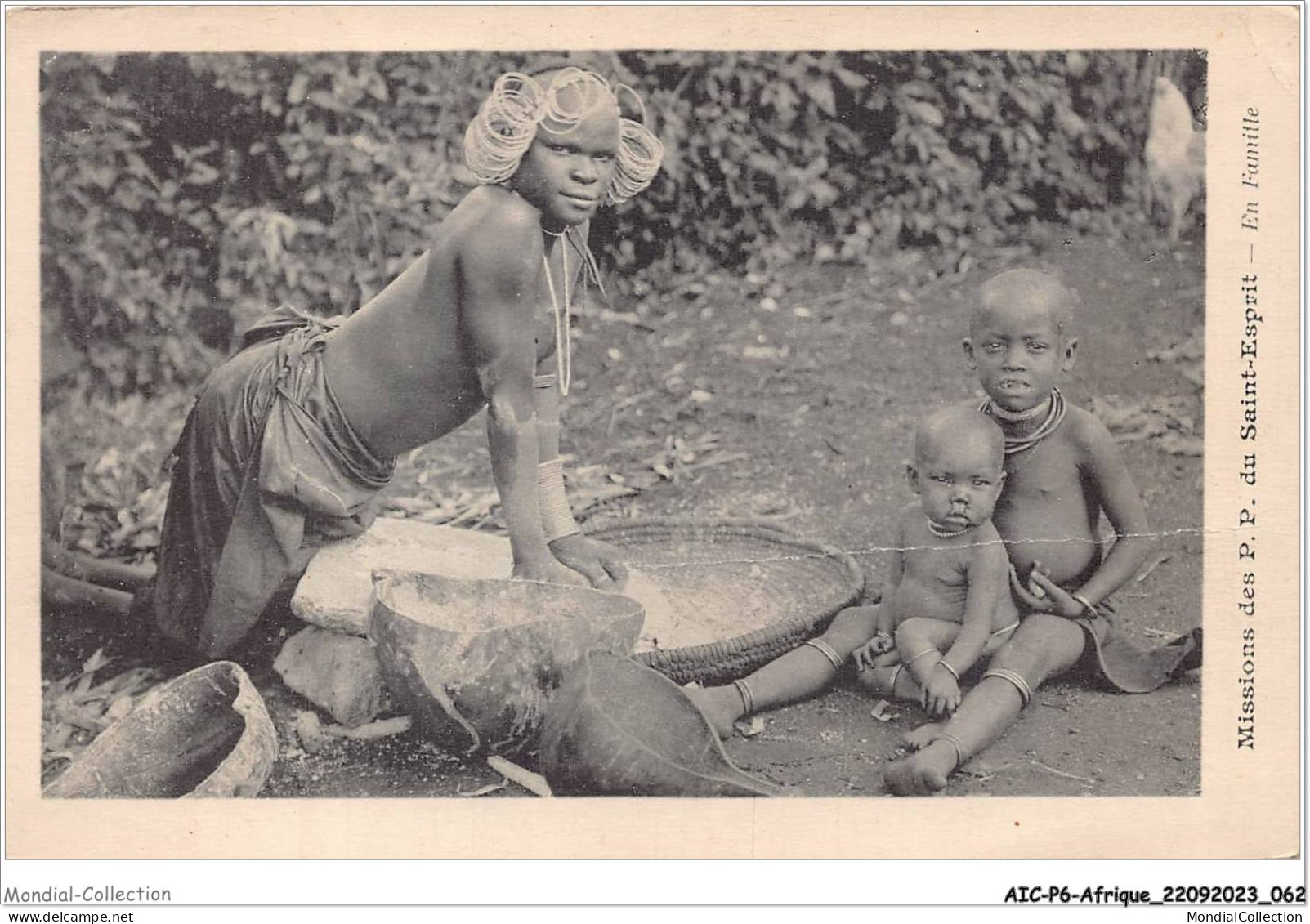 AICP6-AFRIQUE-0649 - MISSIONS DES P P DU SAINT-ESPRIT - En Famille - Ohne Zuordnung