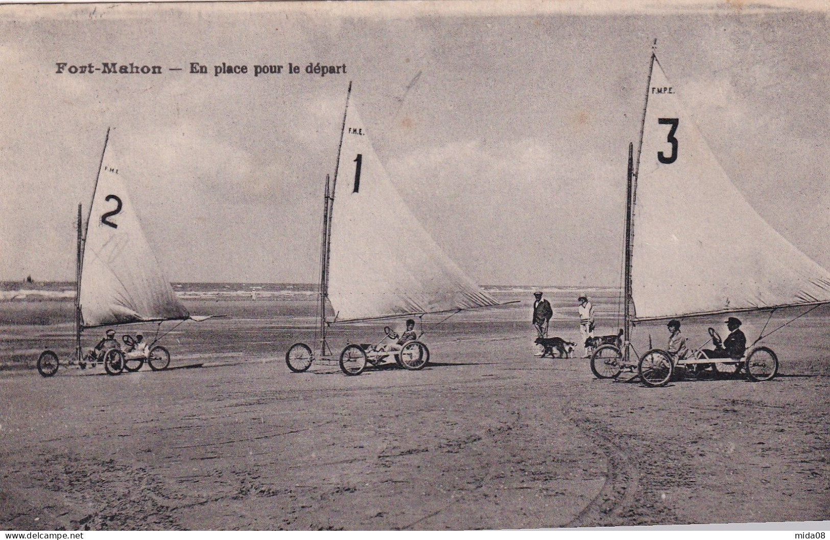 80. FORT MAHON . En Place Pour Le Départ . Chars à Voile . Animée - Fort Mahon