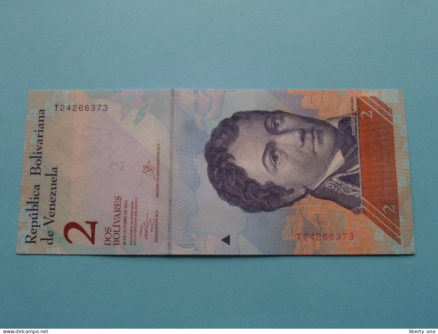 2 - Dos Bolivares 29 De Octobre De 2013 > Republica Bolivariana De Venezuela ( For Grade, Please See Photo ) ! - Venezuela