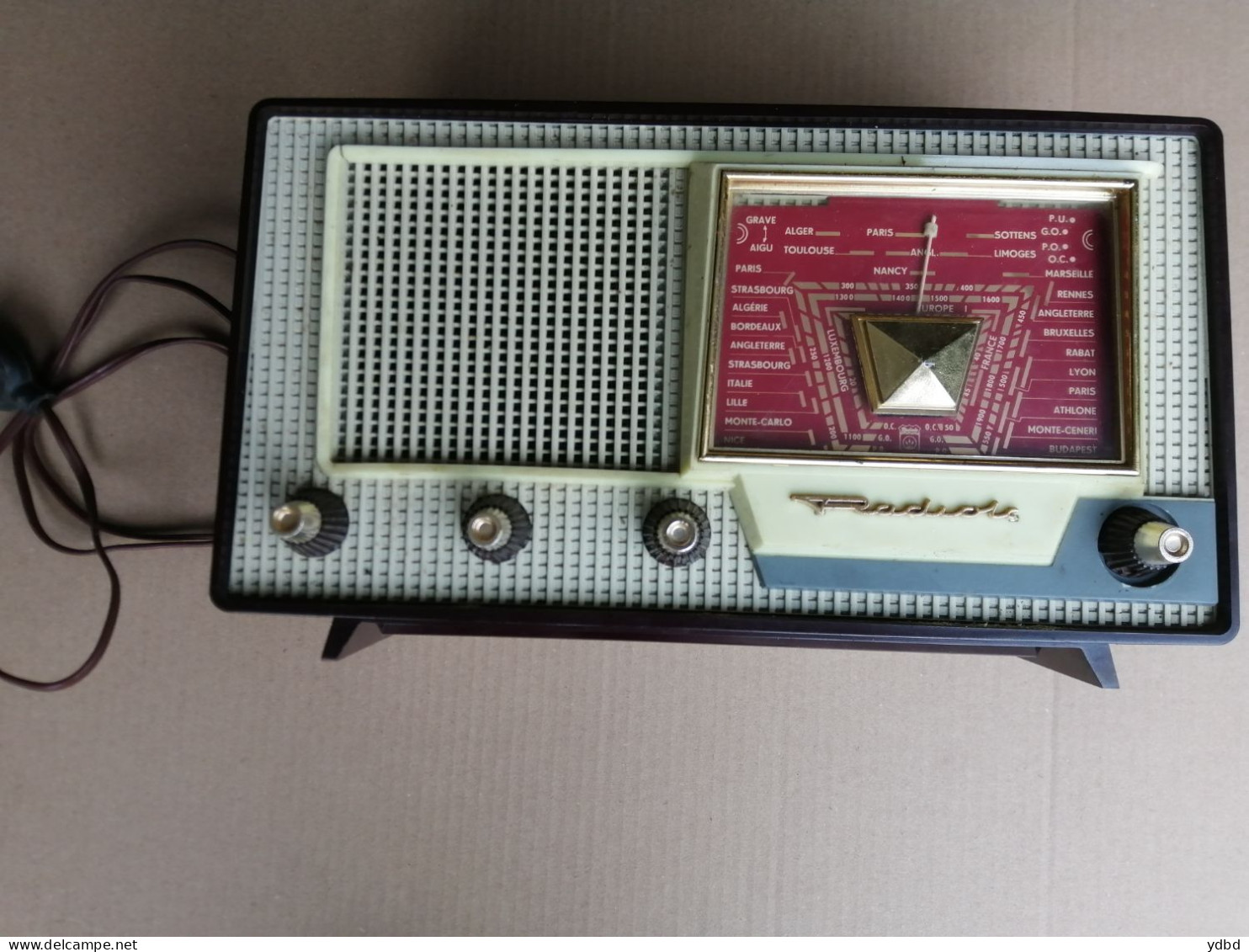 UN ANCIEN POSTE RADIO 110/220 V Marque RADIOLA - Apparatus
