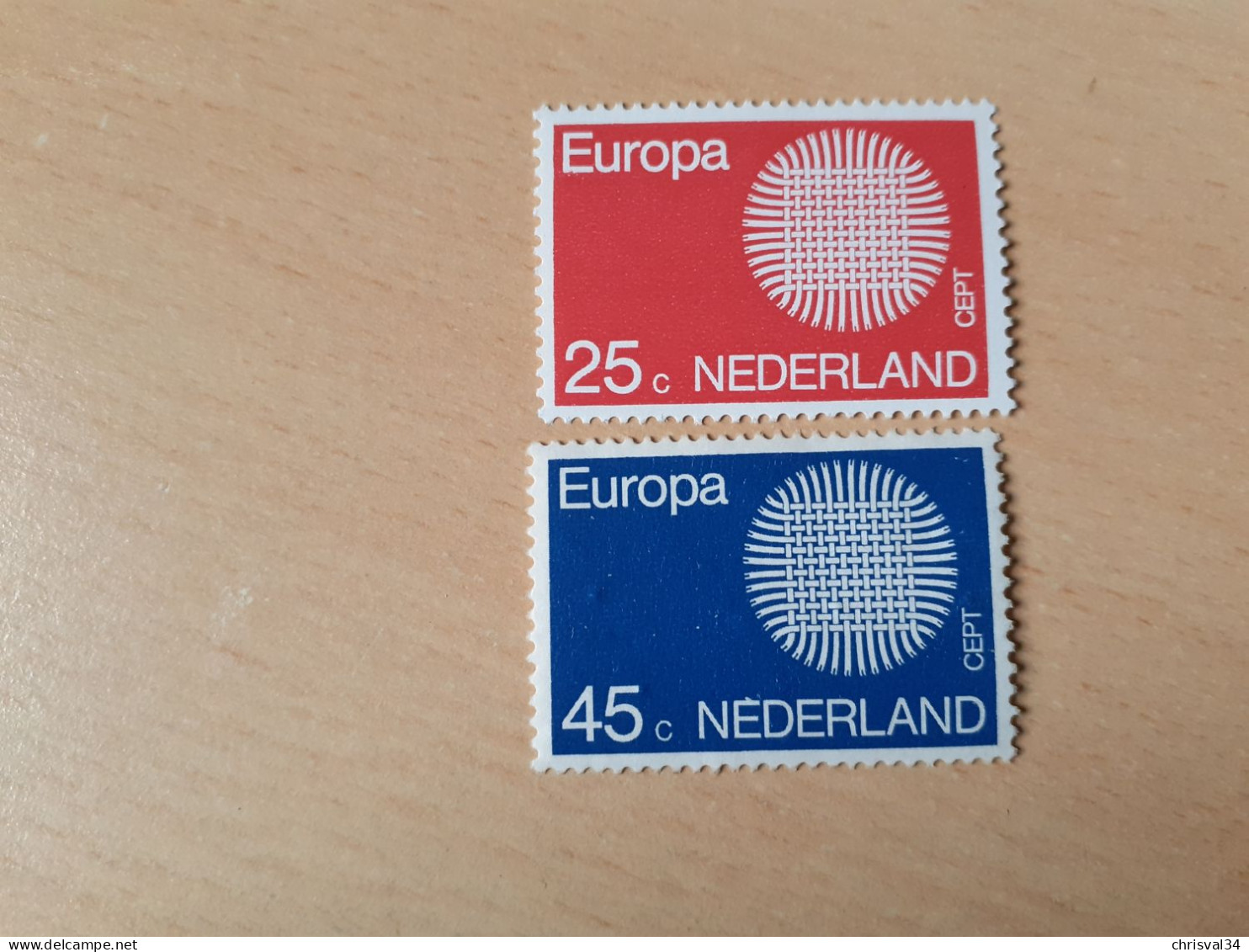 TIMBRES   PAYS-BAS    ANNÉE  1970      N  914  /  915   COTE  2,50  EUROS   NEUFS   LUXE** - Ungebraucht