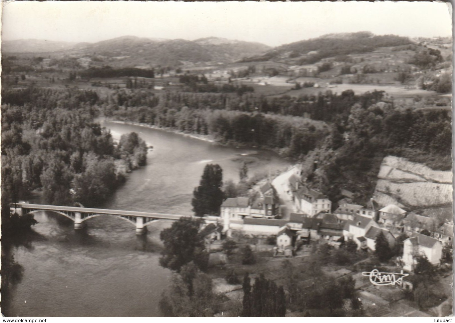 Beaulieu Sur Dordogne : Le Pont - Vue Aérienne. - Autres & Non Classés