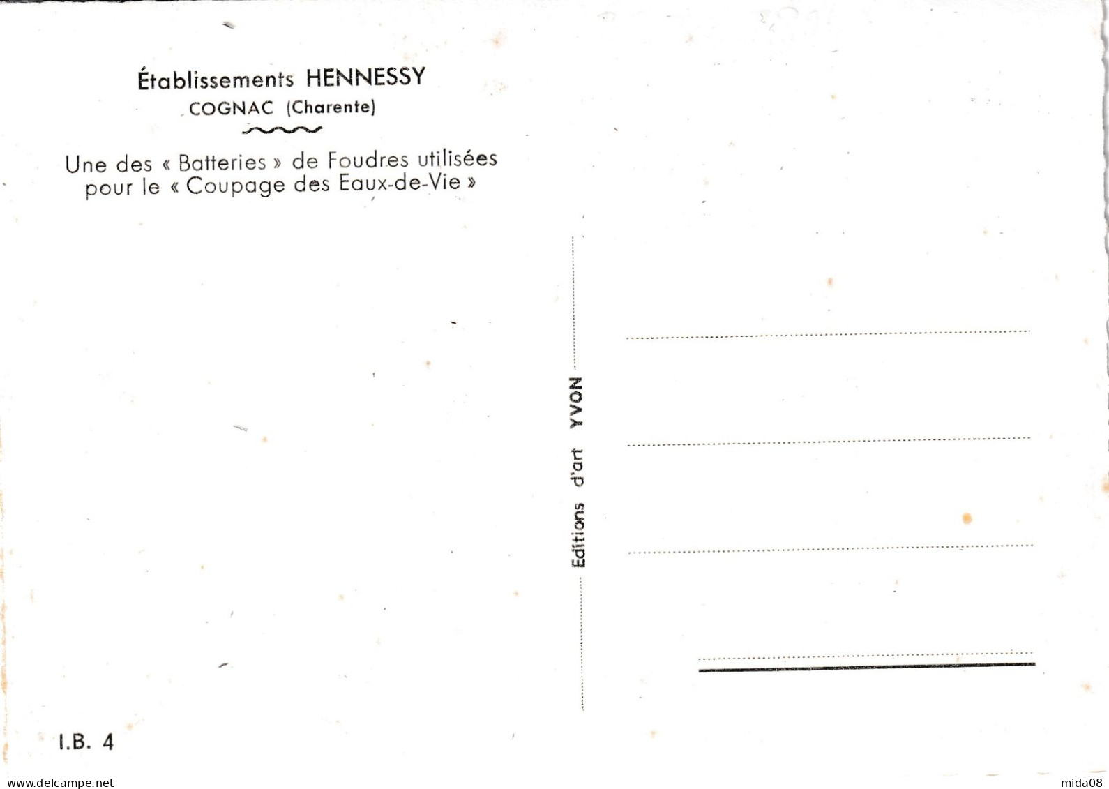 16. COGNAC . Etablissement HENNESSY . Une Des Batteries De Foudres  . Animée - Cognac