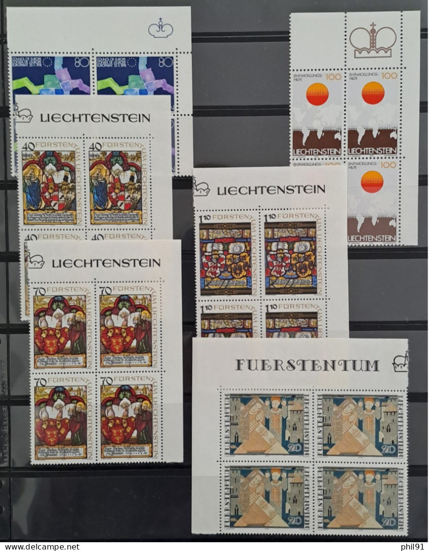 LIECHTENSTEIN    Petite collection de timbres neufs en blocs de 4 entre les années 1968 et 1987