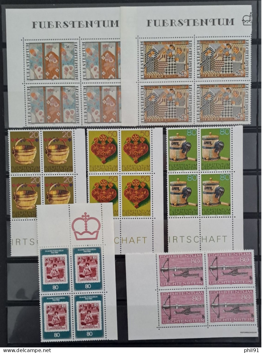 LIECHTENSTEIN    Petite collection de timbres neufs en blocs de 4 entre les années 1968 et 1987