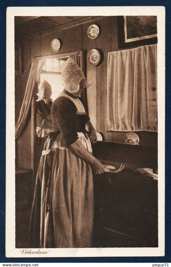 Volendam. Femmes En Costumes Traditionnels. Lot De 2 Cartes .1914 - Volendam