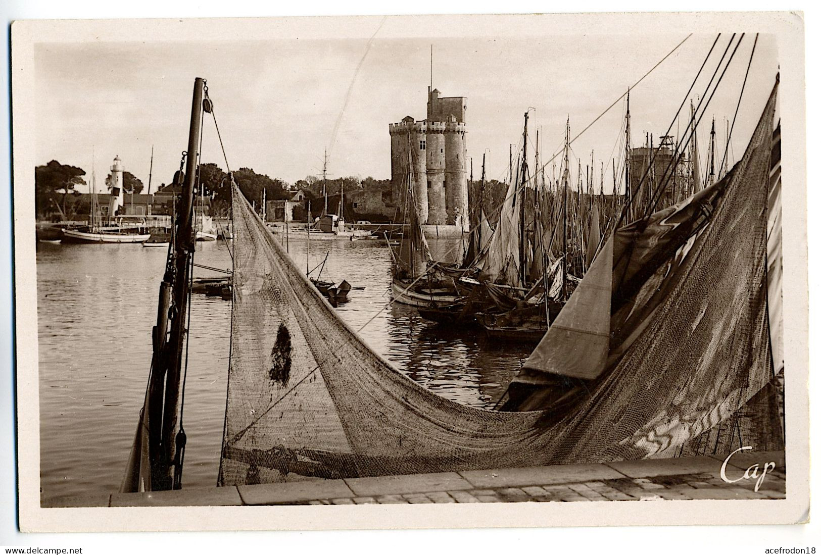 La Rochelle - Un Coin Du Port - La Rochelle