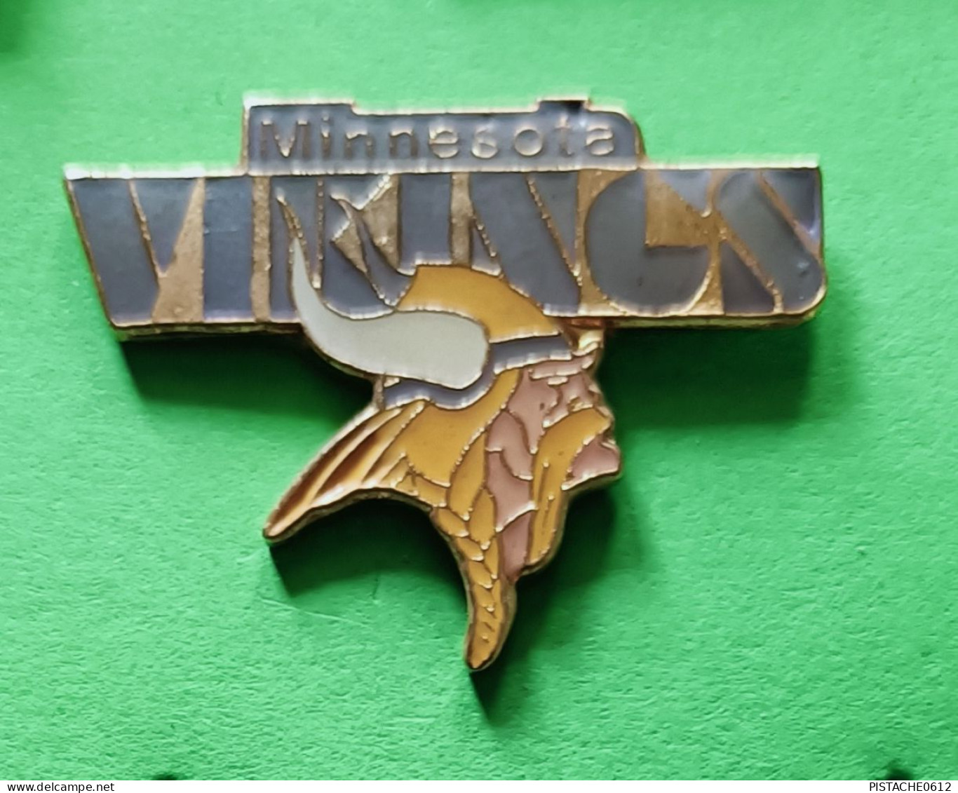 Pin's Minnesota Vikings Football Américain - Calcio