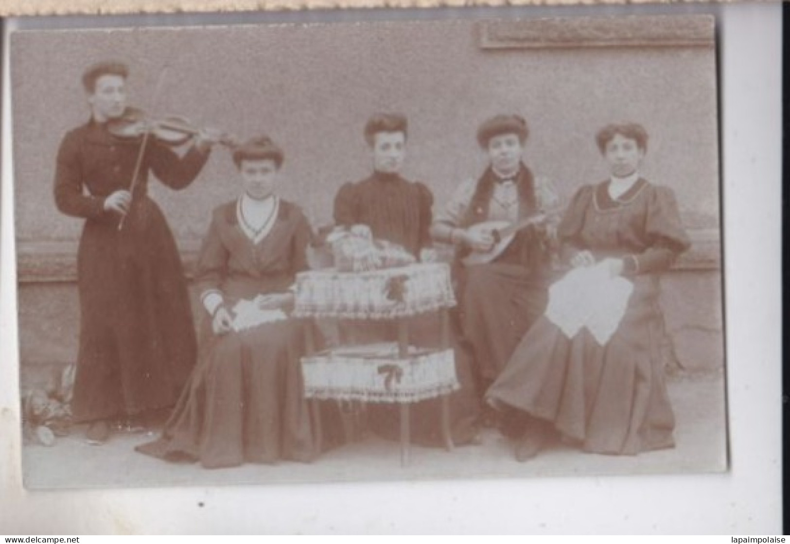 Carte Photo Haute Saône Fougerolles Brodeuses Et Musiciennes Violon Et Mandoline Dont Germaine Bardoz Réf 29898 - Orte