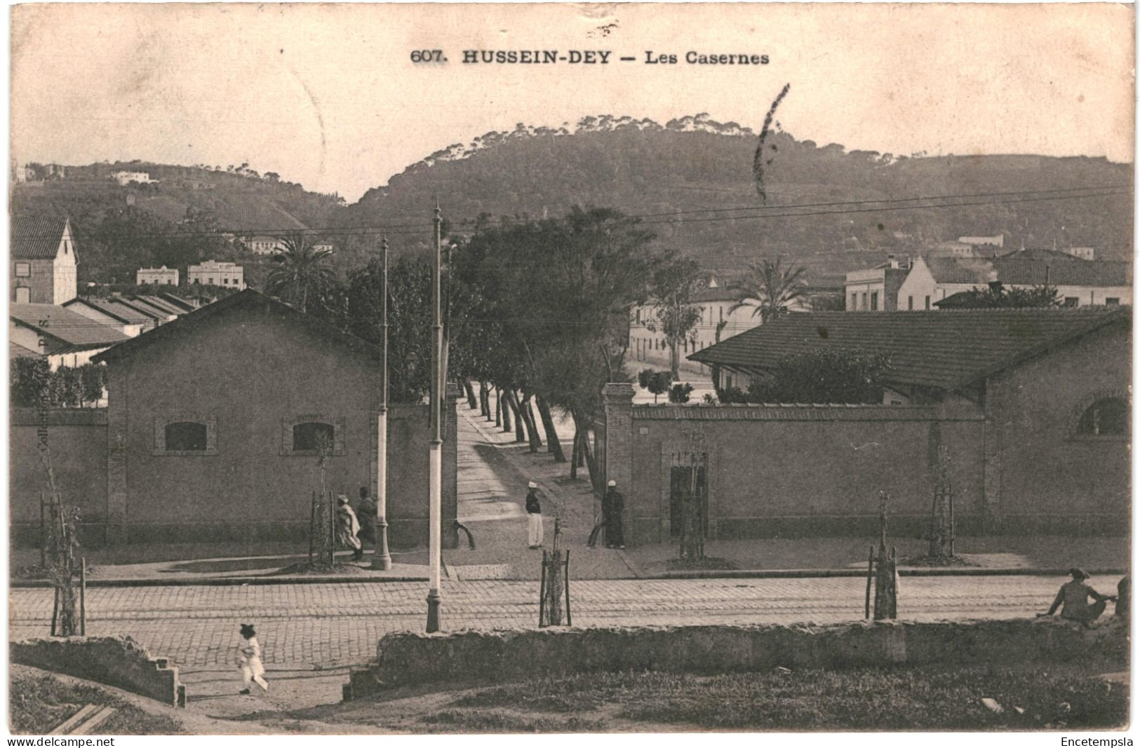 CPA Carte Postale Algérie Hussein Dey Les Casernes 1906  VM80120ok - Algiers