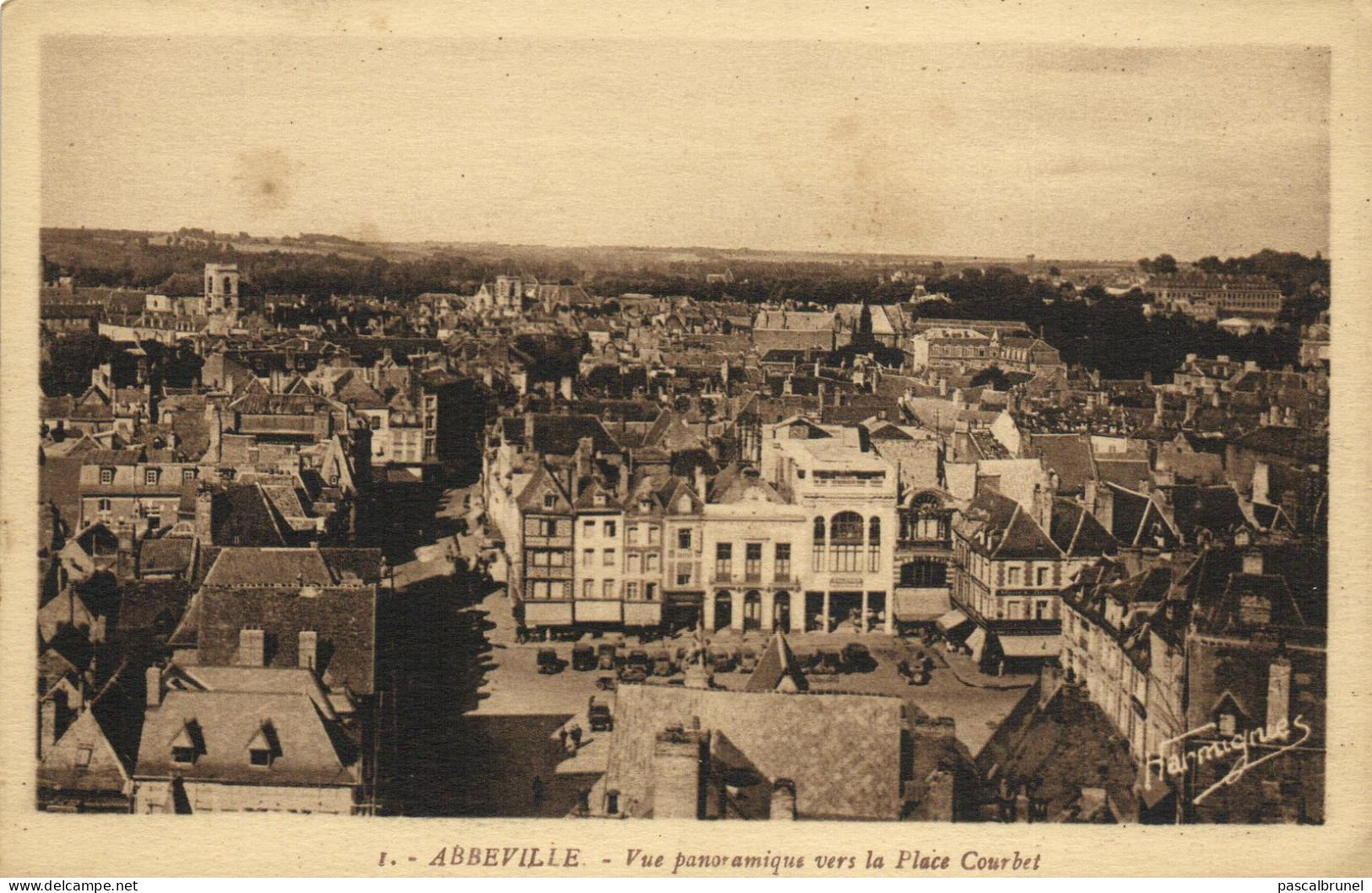 ABBEVILLE - VUE PANORAMIQUE VERS LA PLACE COURBET - Abbeville