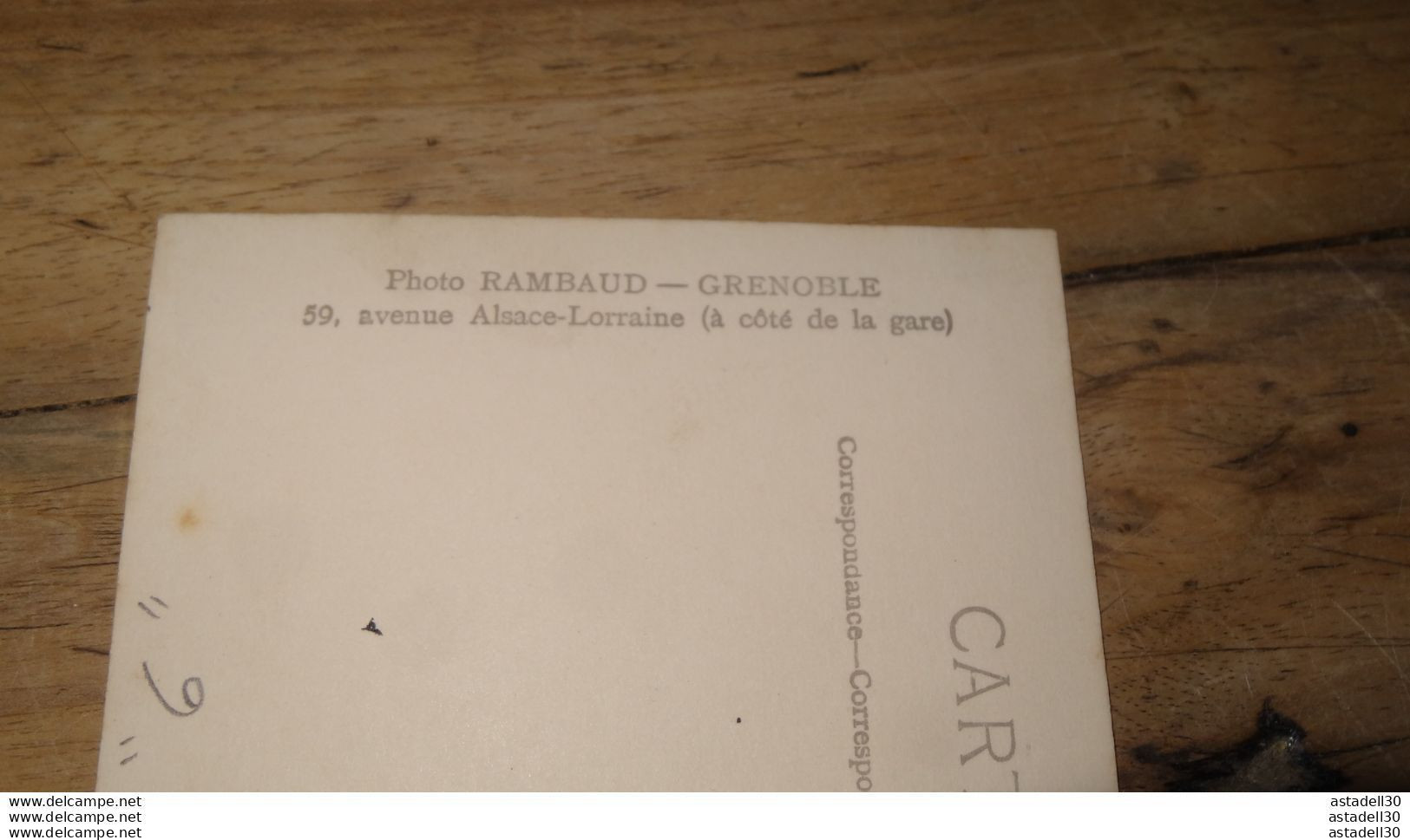 Carte Photo Militaire Avec "6" Sur Le Col, Phot Rambaud GrENOBLE ............. 12850 - Regimente